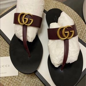 Gucci Lifford GG Marmont Sandals in Bordeaux